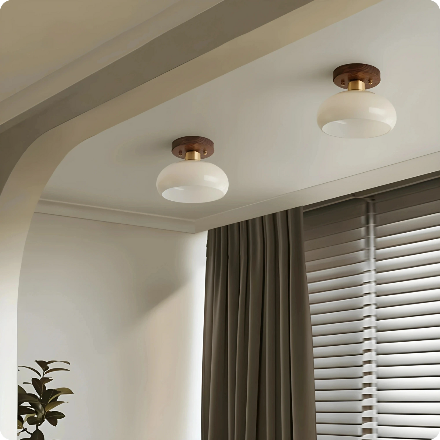 Plafonnier design laiton et verre dépoli – Lumière douce et chic - PlafonnierDeco