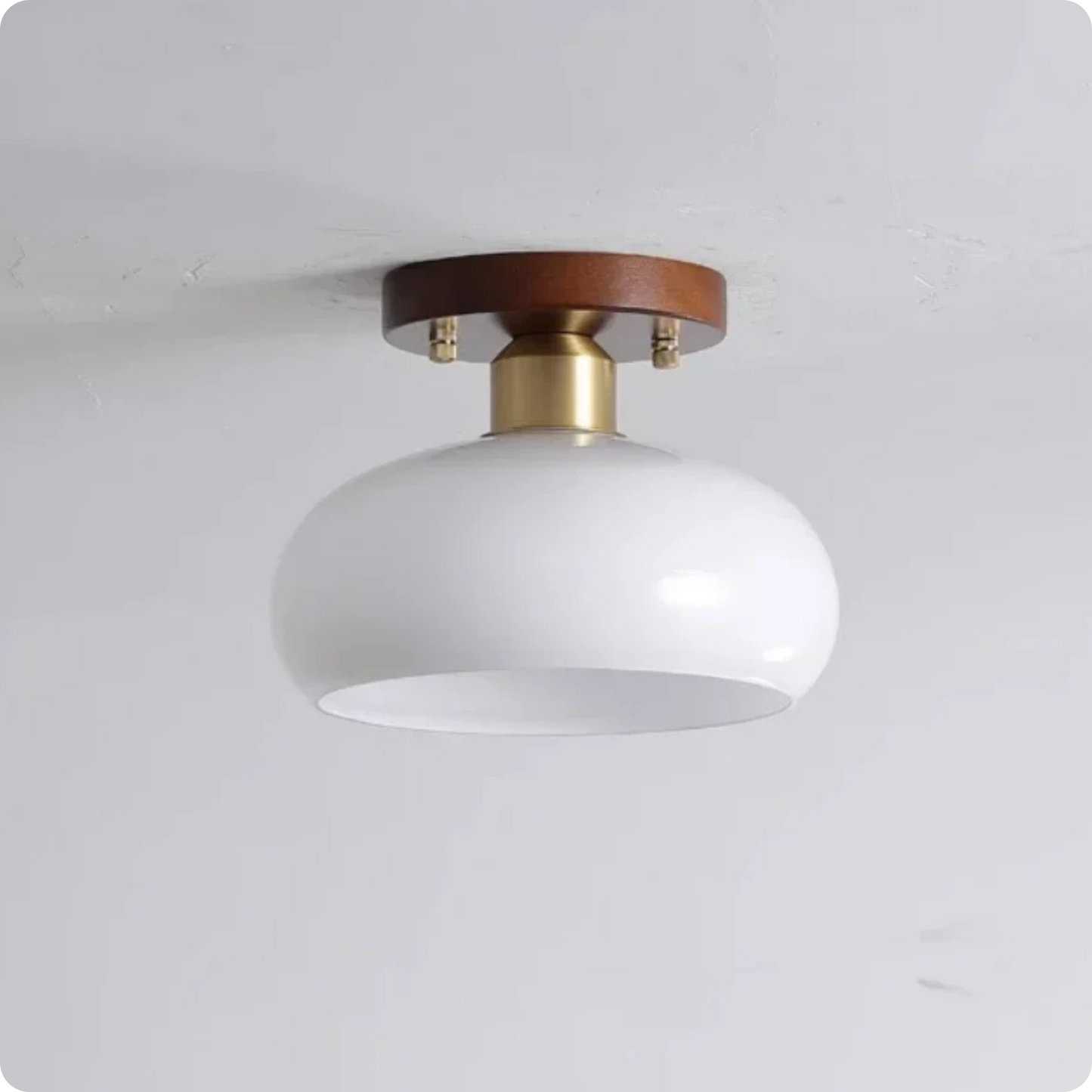 Plafonnier design laiton et verre dépoli – Lumière douce et chic - PlafonnierDeco