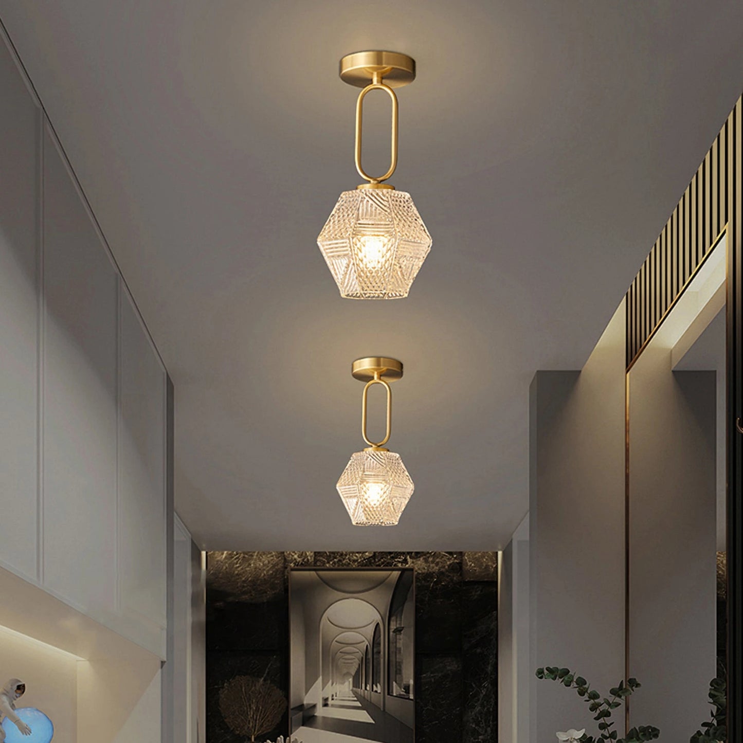 Plafonnier en Verre Nordique avec Finition Dorée et Éclairage LED Doux - PlafonnierDeco