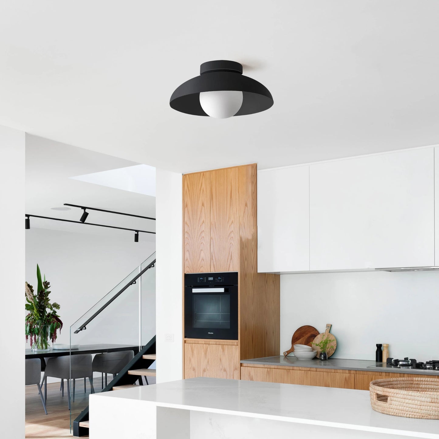 Plafonnier moderne en fer et verre avec style raffiné pour intérieur chic - PlafonnierDeco