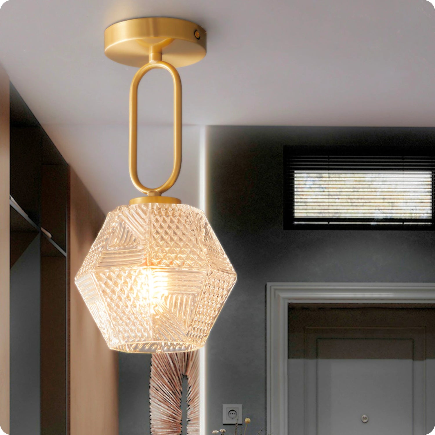 Plafonnier en Verre Nordique avec Finition Dorée et Éclairage LED Doux - PlafonnierDeco