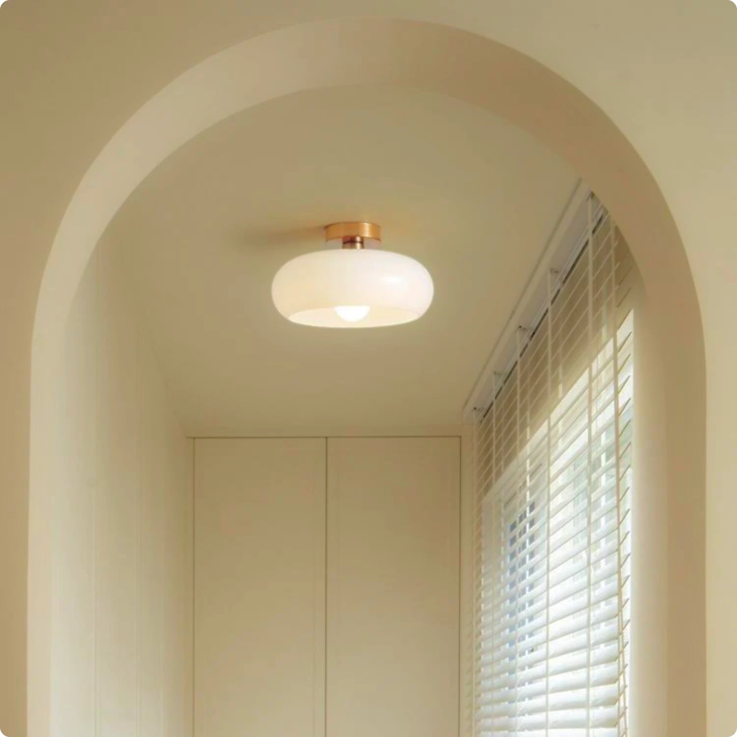 Plafonnier design en verre soufflé orange et blanc avec éclairage LED doux - PlafonnierDeco