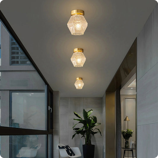 Plafonnier en Verre Nordique avec Finition Dorée et Éclairage LED Doux - PlafonnierDeco