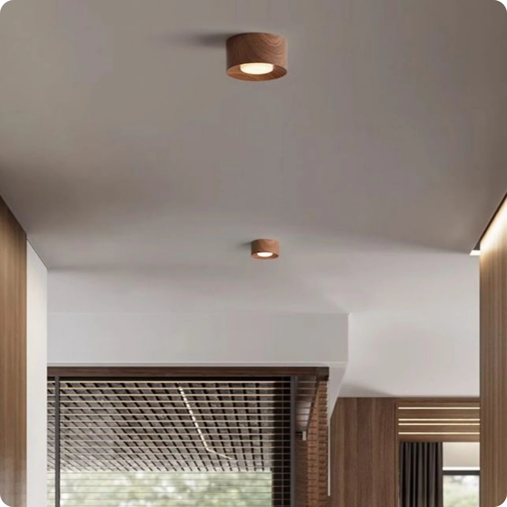 Plafonnier en bois noyer et métal avec éclairage LED chaleureux - PlafonnierDeco