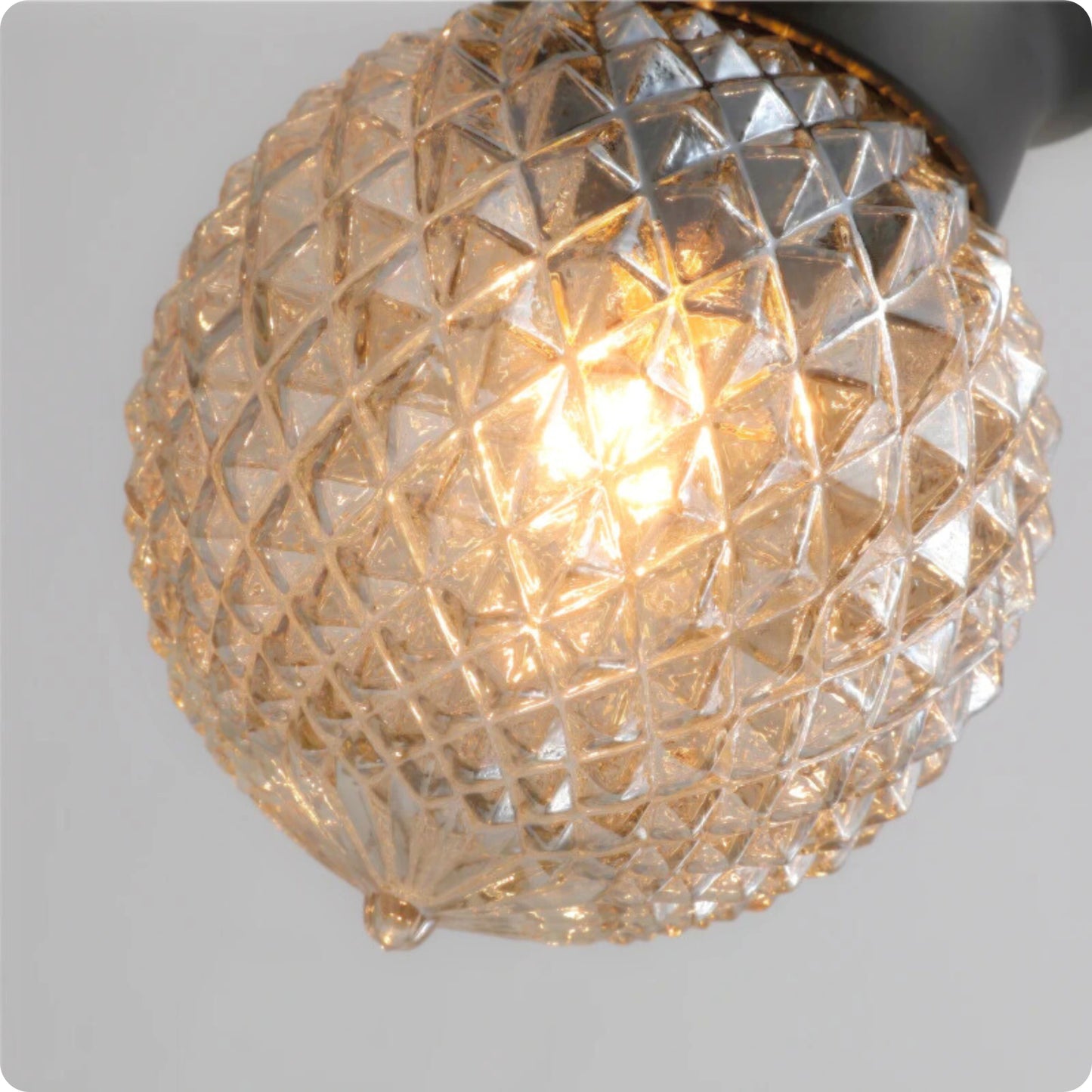 Plafonnier vintage en verre brossé avec éclairage LED pour intérieur chic - PlafonnierDeco