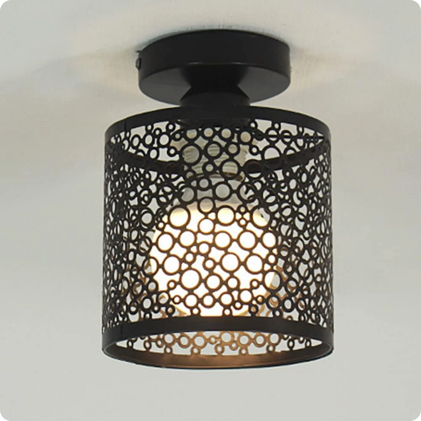 Plafonnier design en métal noir pour un style rétro et raffiné