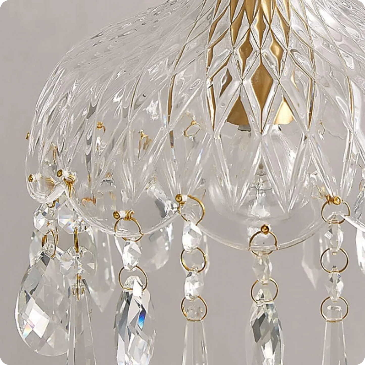Plafonnier suspendu en verre et cristal doré à LED – Éclairage doux et raffiné - PlafonnierDeco