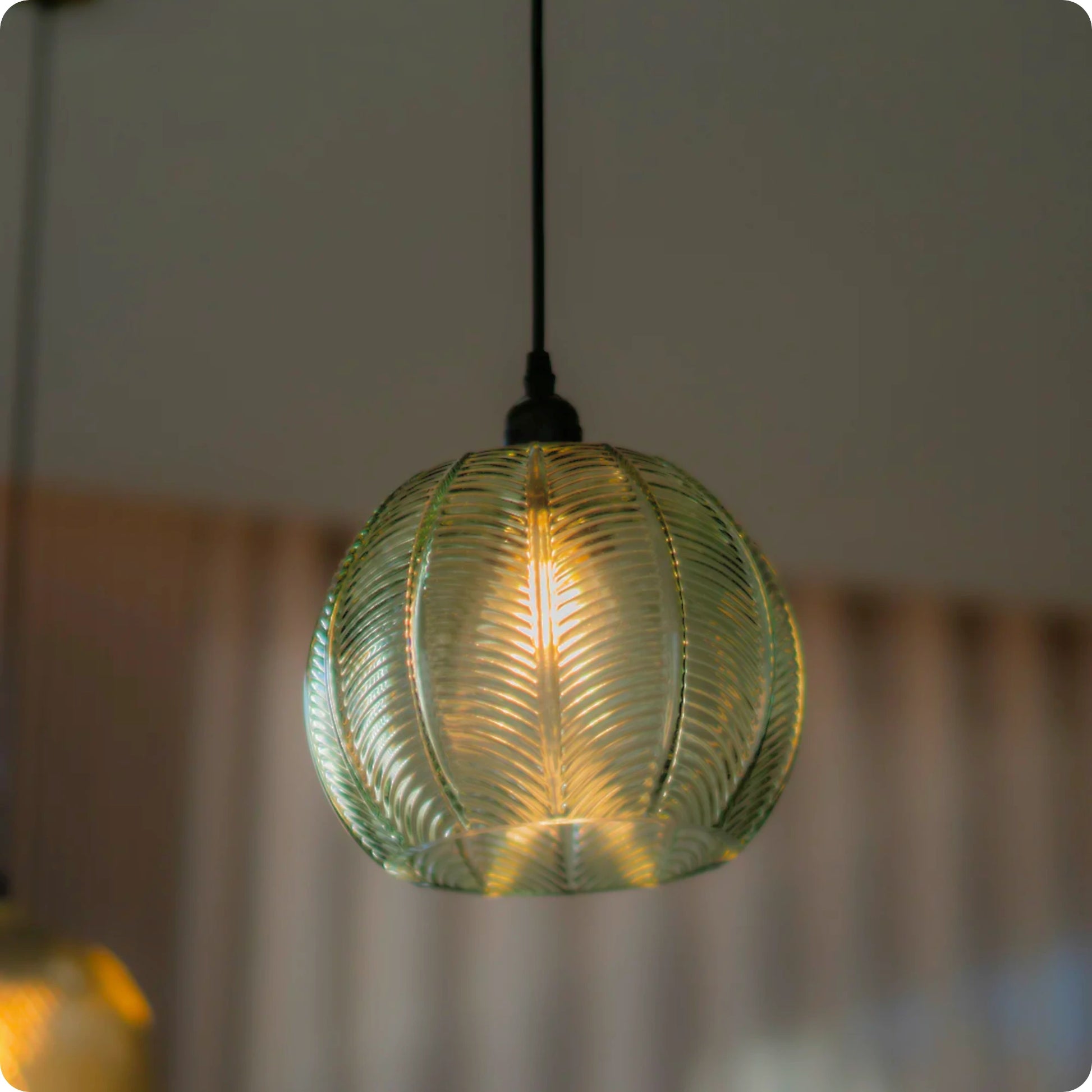 Plafonnier Design Verre Soufflé pour Ambiance Tamisée - PlafonnierDeco