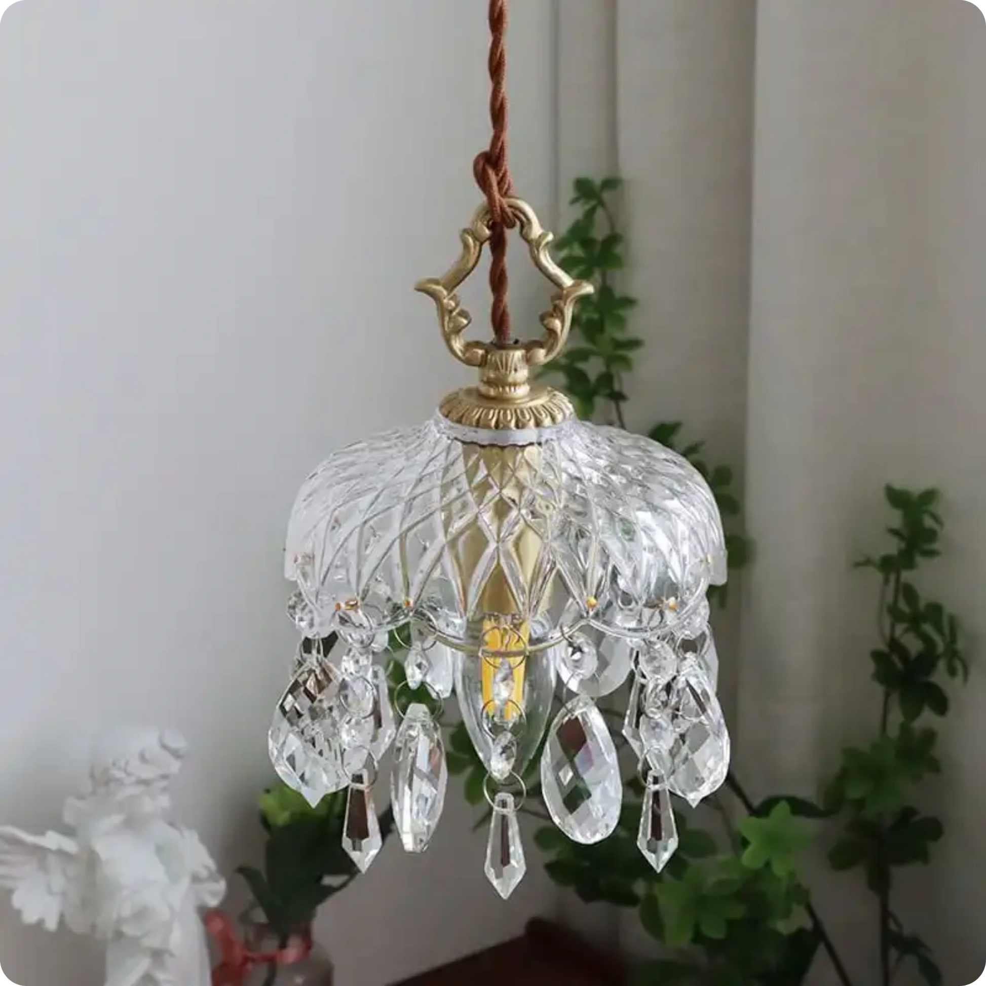 Plafonnier suspendu en verre et cristal doré à LED – Éclairage doux et raffiné - PlafonnierDeco