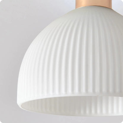 Plafonnier en verre blanc et finition lisse pour éclairage chaleureux - PlafonnierDeco